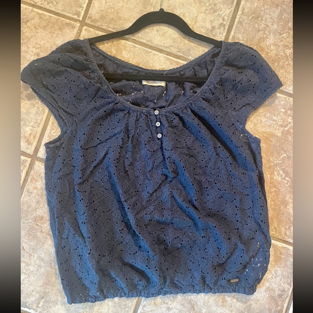 Hollister Top Size L